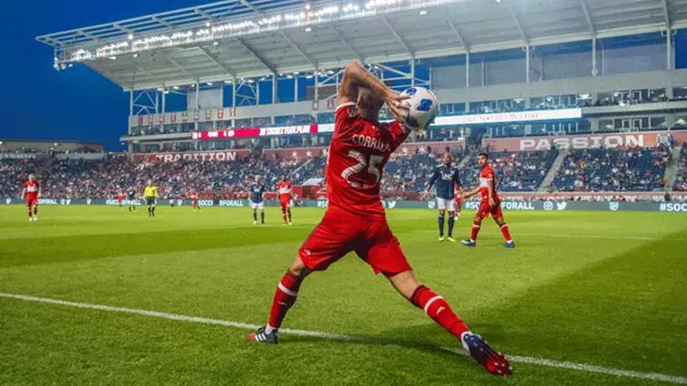 Kỹ Thuật Ném Biên Trong Bóng Đá: Bí Quyết Để Thắng Lớn